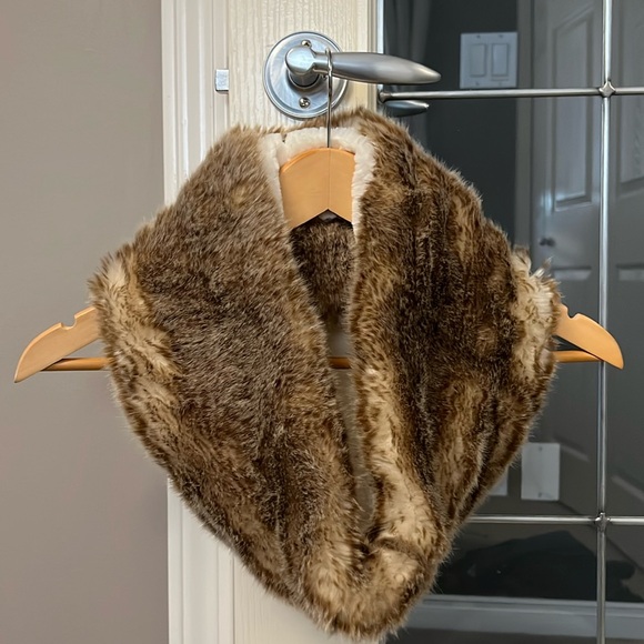 Faux Fur scarf American Eagle Outfitters - Picture 1 of 4